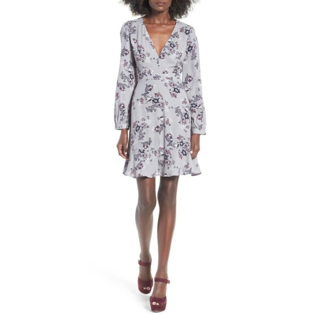 ASTR Deep V Flounce Dress